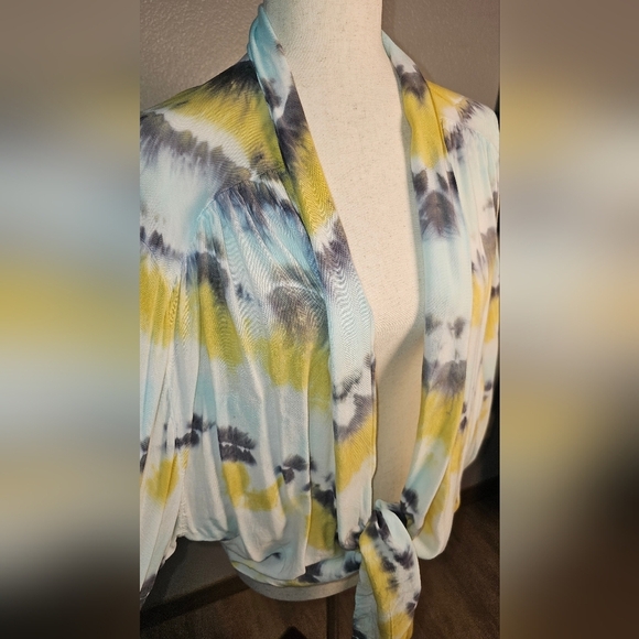 Young Fabulouse and Broke Super Soft and Light Tie-Dye Women's Summer Tie Top Md - Picture 5 of 10
